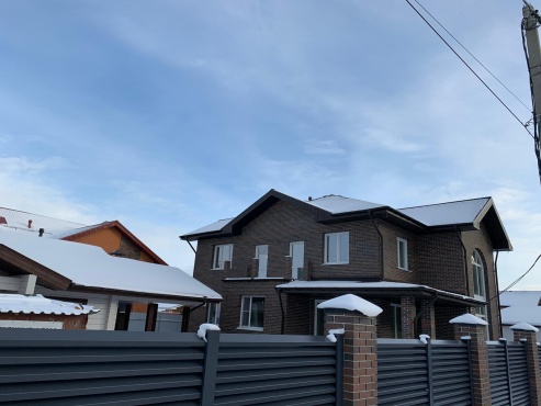 Дом из кирпича в поселке "Родной"