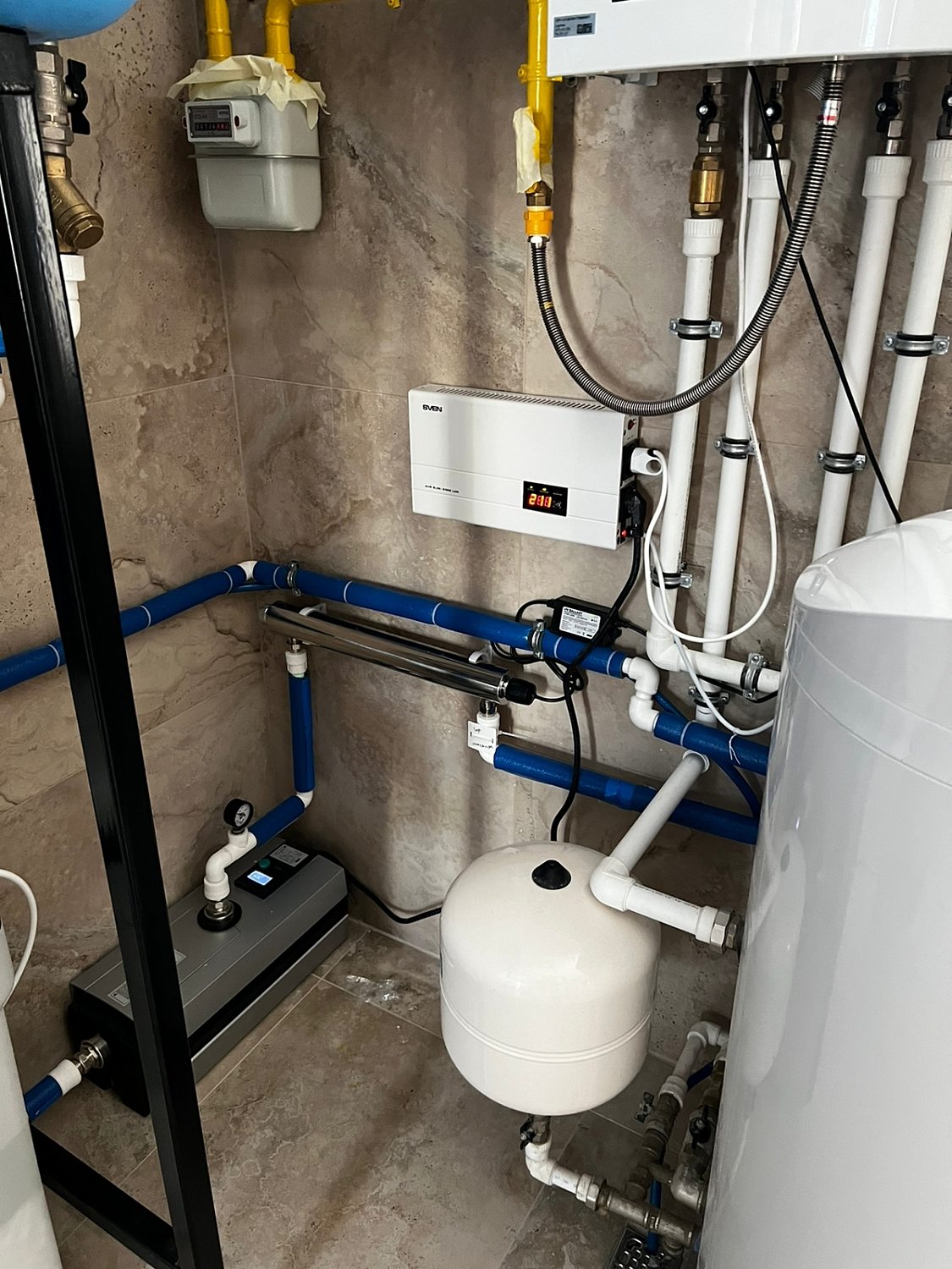 Частный дом, п. Белые Росы. Монтаж системы водоподготовки