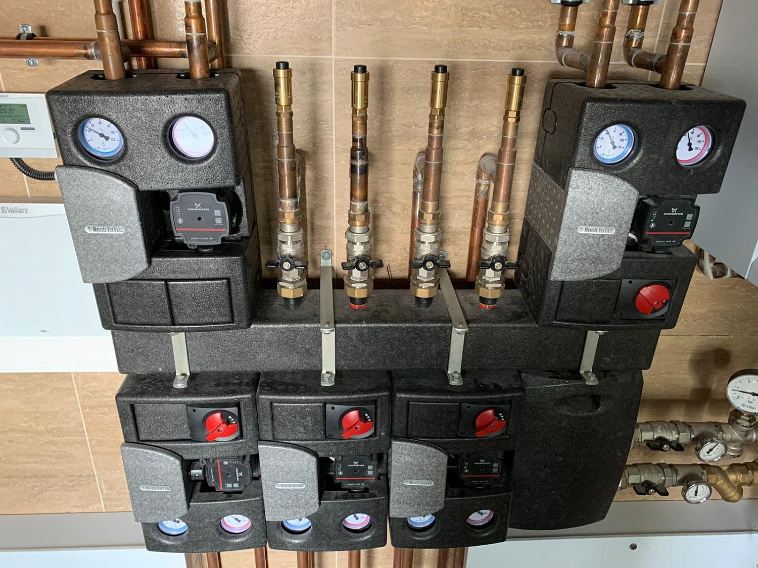 Дом из кирпича в поселке "Родной"